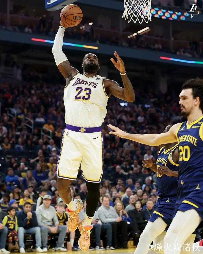 詹姆斯36分钟砍26分罚球绝杀,41岁仍具争冠实力 詹姆斯36分钟砍26分罚球绝杀,41岁仍具争冠实力