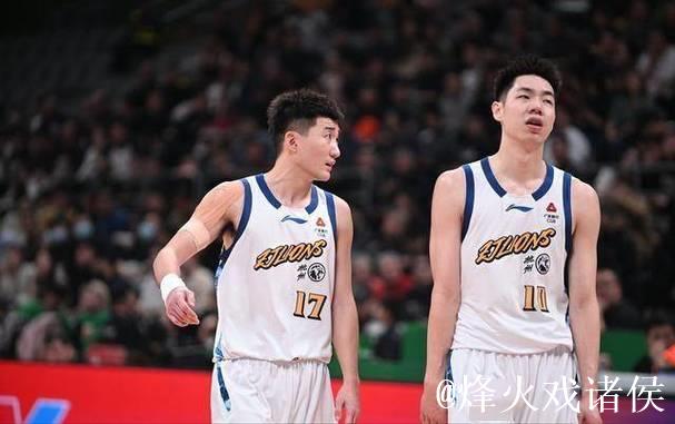 孙铭徽不高兴!拒绝布朗示好,两场比赛拿13分,1个难题困扰王博 孙铭徽不高兴!拒绝布朗示好,两场比赛拿13分,1个难题困扰王博