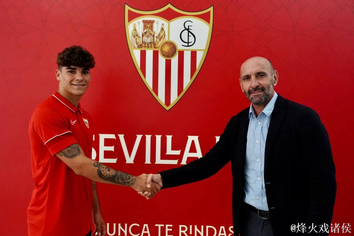 埃利亚斯:斯洛特缺少纯粹的技术型球员,伊萨克无缘西甲挺可惜 埃利亚斯:斯洛特缺少纯粹的技术型球员,伊萨克无缘西甲挺可惜